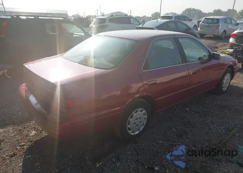 1998 Toyota Camry Le z USA, uszkodzony, nr VIN JT2BG22K4W0206938